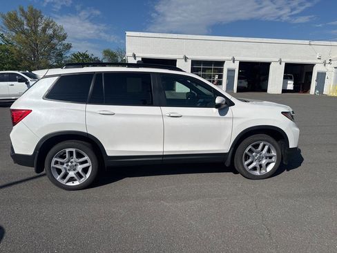 Used 2025 Honda Passport EX-L image 3