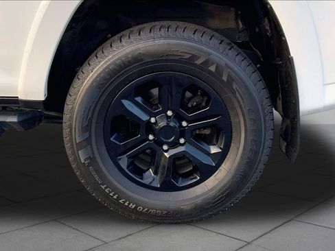Used 2023 Toyota 4Runner SR5 Premium w/ Moonroof Package RWD image 11