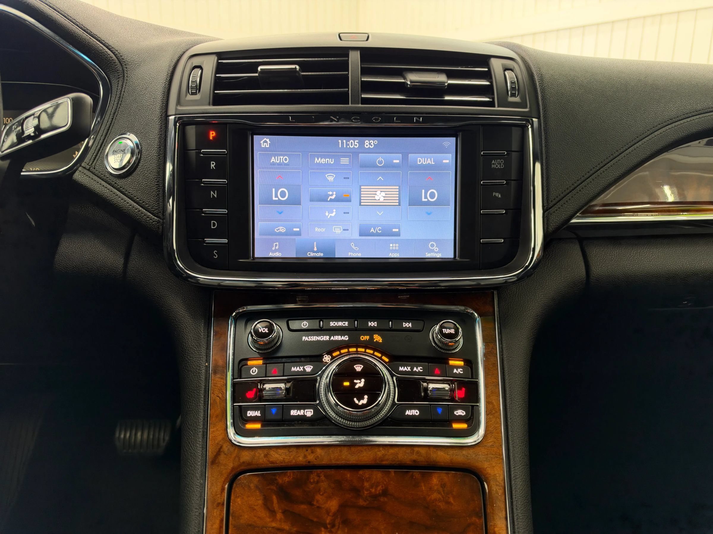 Used 2020 Lincoln Continental FWD image 18
