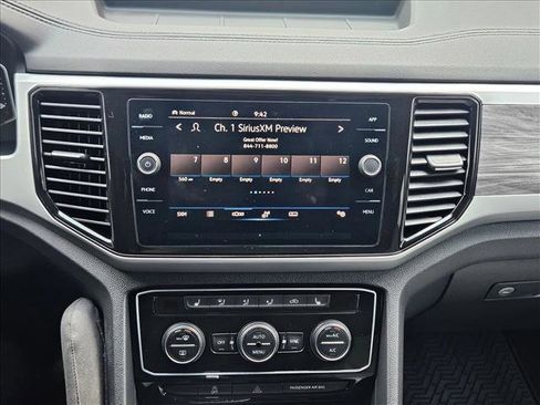 Used 2022 Volkswagen Atlas Cross Sport SE image 13