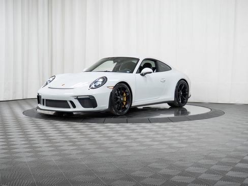 Certified 2018 Porsche 911 GT3 RWD image 40