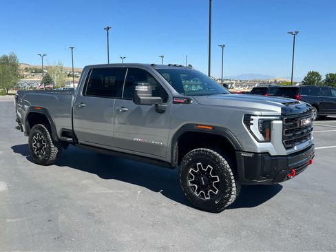 Used 2025 GMC Sierra 2500 AT4X AWD/4WD image 5