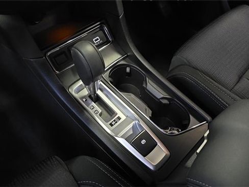 Used 2025 Subaru Ascent Premium image 27