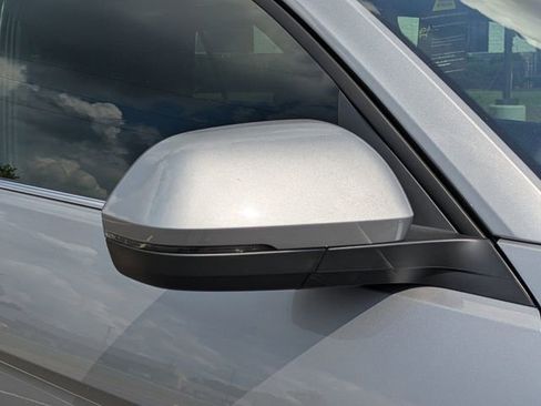 New 2026 Volkswagen Atlas Cross Sport SE image 12