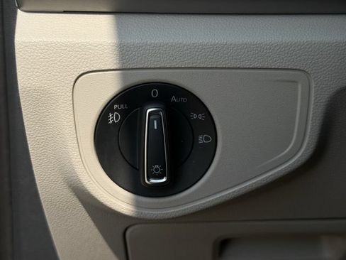 Used 2019 Volkswagen Atlas SE FWD image 15