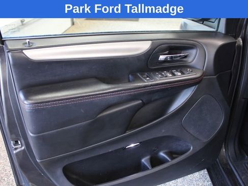 Used 2017 Dodge Grand Caravan GT image 10