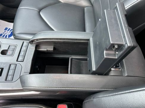 Used 2022 Toyota Highlander XLE image 25