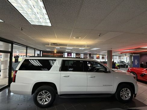 Used 2020 Chevrolet Suburban LT image 5