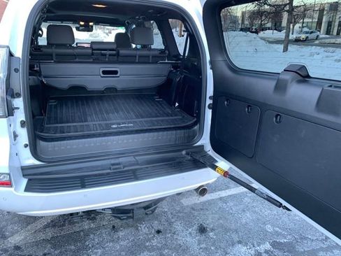 Used 2023 Lexus GX 460 Premium w/ Premium Package image 29