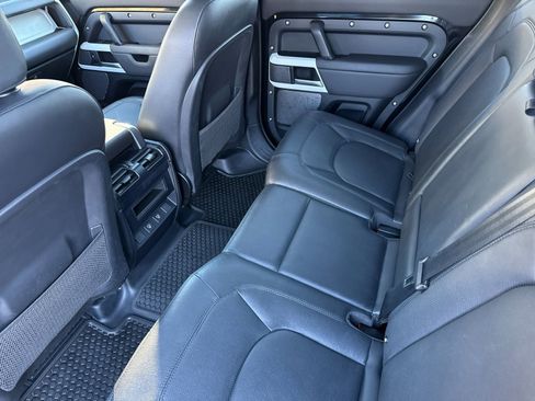 Used 2024 Land Rover Defender 110 S image 12