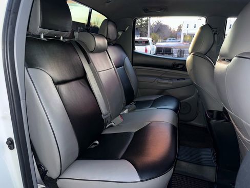 Used 2015 Toyota Tacoma 4x4 Double Cab image 41