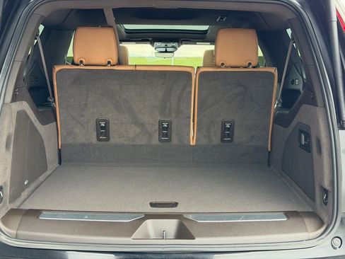 Used 2022 Cadillac Escalade ESV Sport w/ Touring Package AWD/4WD image 8