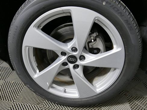 New 2025 Audi Q5 Premium Plus image 9