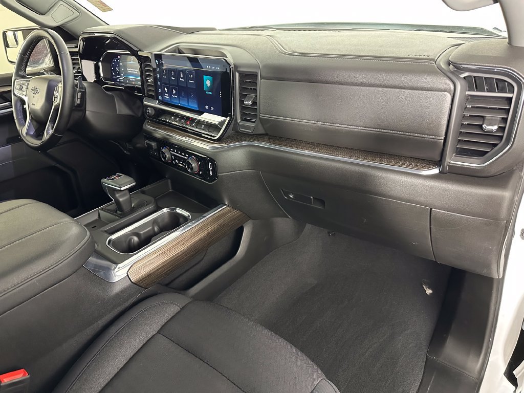 Used 2024 Chevrolet Silverado 1500 RST AWD/4WD image 33