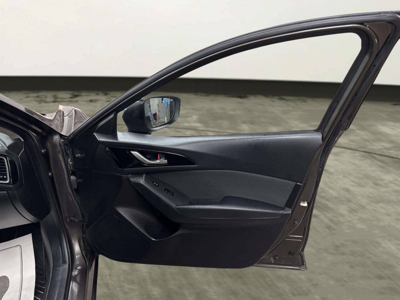 Used 2016 MAZDA MAZDA3 i Sport FWD image 20