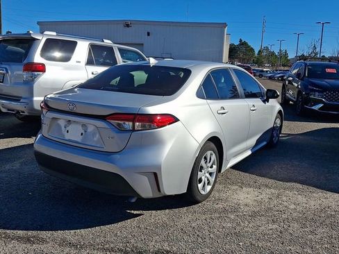 Used 2024 Toyota Corolla LE image 6
