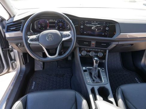 Certified 2022 Volkswagen Jetta SEL image 21