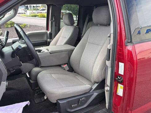 Used 2018 Ford F150 XLT w/ Equipment Group 302A Luxury AWD/4WD image 18