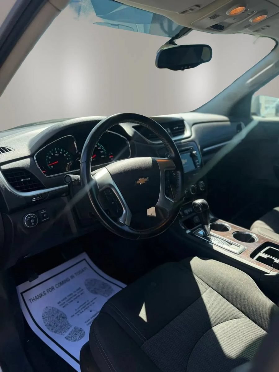Used 2017 Chevrolet Traverse LT w/ Style and Technology Package AWD/4WD image 17