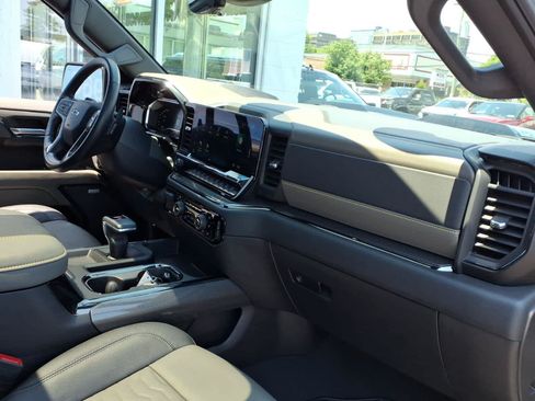 Used 2024 Chevrolet Silverado 1500 ZR2 w/ Technology Package AWD/4WD image 22