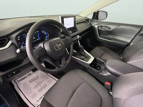 Used 2025 Toyota RAV4 XLE AWD/4WD image 18