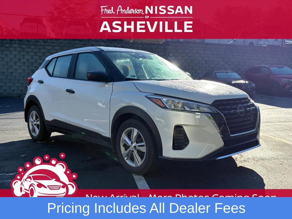 Used 2025 Nissan Kicks Play S FWD image 1