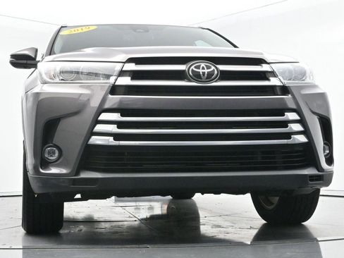 Used 2019 Toyota Highlander Limited AWD/4WD image 54
