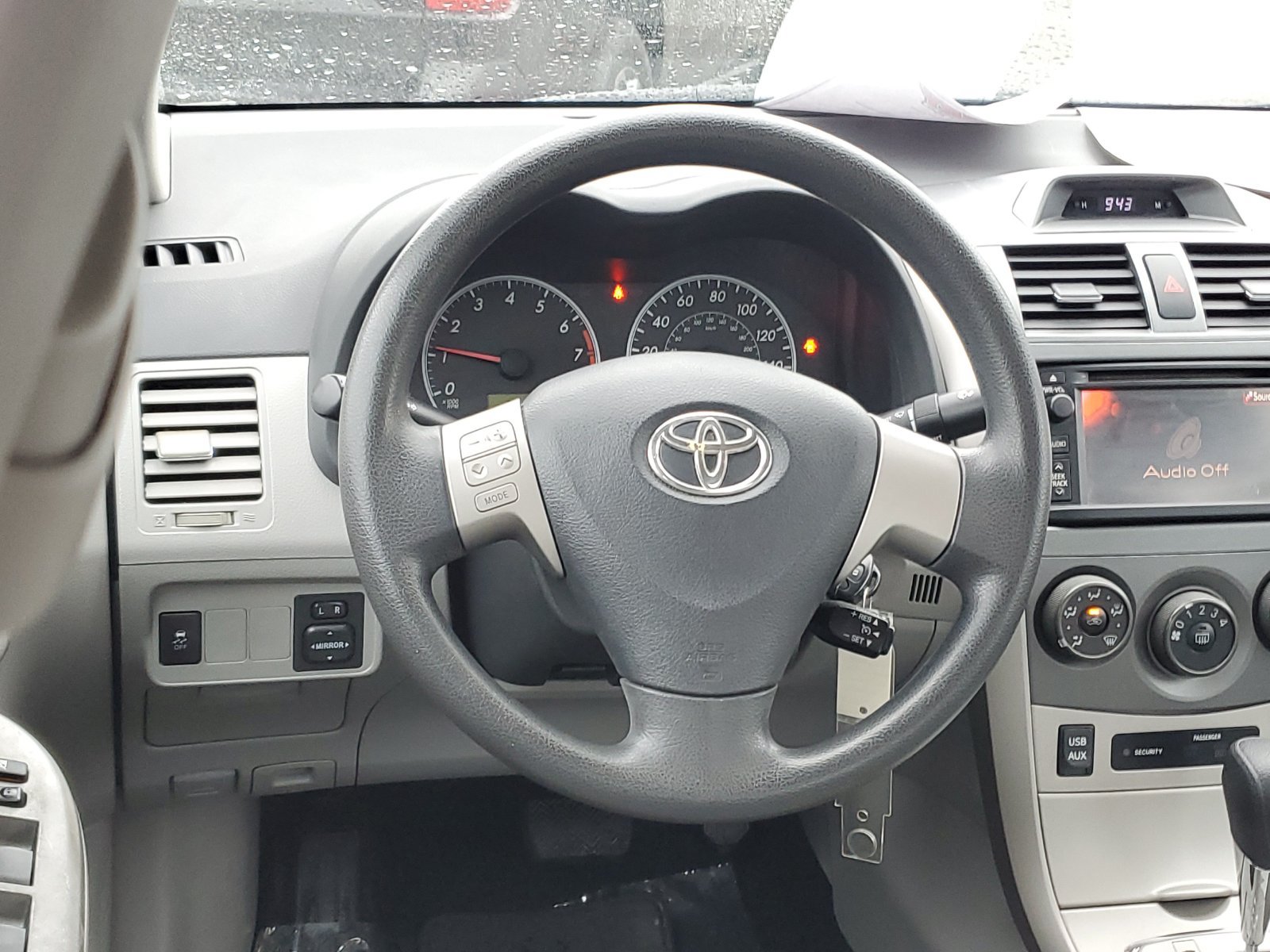 Used 2013 Toyota Corolla LE FWD image 11