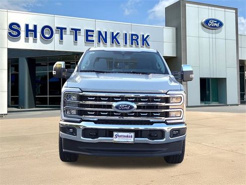 New 2026 Ford F250 Lariat w/ Chrome Package image 2