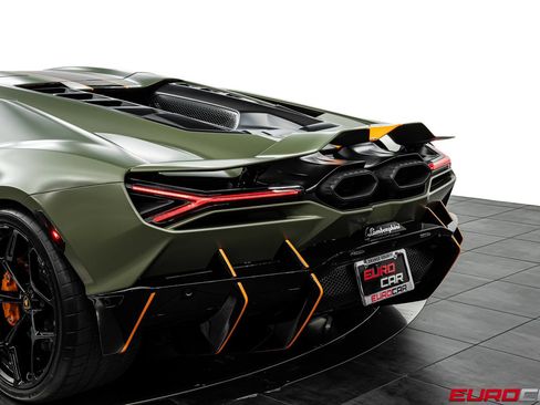 Used 2025 Lamborghini Revuelto AWD/4WD image 22