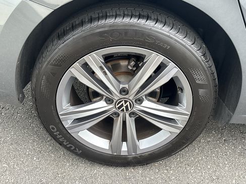 Used 2024 Volkswagen Jetta SE FWD image 26