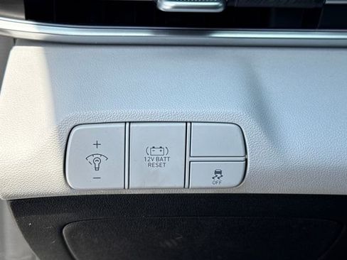 Certified 2024 Hyundai Elantra Limited image 28