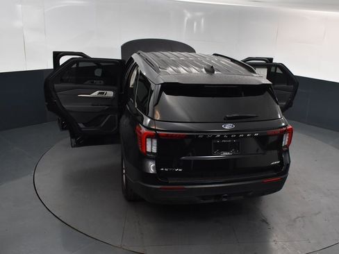 Used 2025 Ford Explorer Active image 22