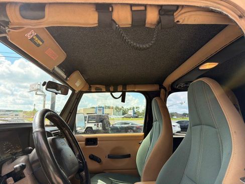 Used 1998 Jeep Wrangler Sahara AWD/4WD image 17