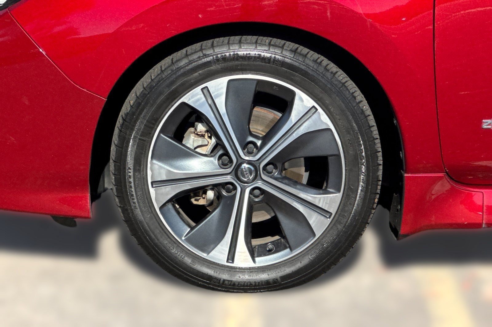 Used 2018 Nissan Leaf SV w/ SV Technology Package FWD image 12