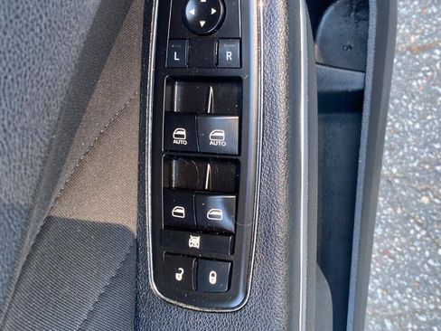 Used 2018 Dodge Charger R/T RWD image 18
