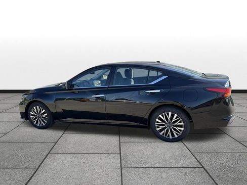 Used 2024 Nissan Altima 2.5 SV FWD image 36