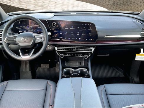 New 2026 Chevrolet Traverse Z71 w/ Driver Confidence Package image 6