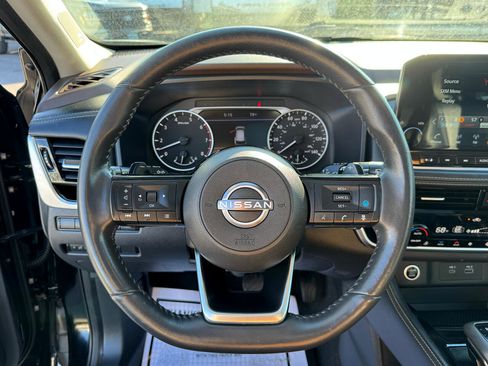 Used 2022 Nissan Rogue SL w/ SL Premium Package image 12