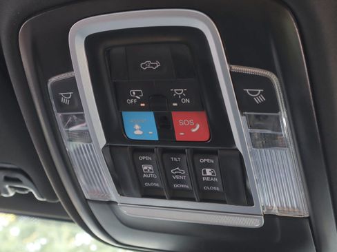 Used 2026 RAM 3500 Laramie AWD/4WD image 23