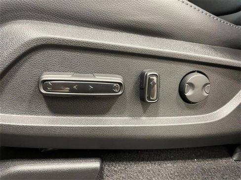 New 2025 Honda Pilot Touring image 14