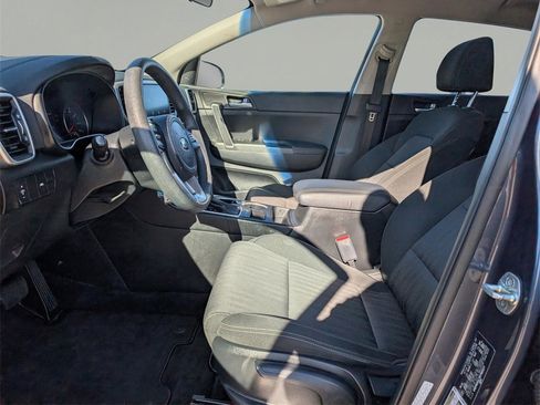 Used 2022 Kia Sportage LX image 17