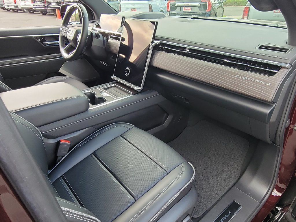 Used 2025 GMC Sierra EV Denali AWD/4WD image 29