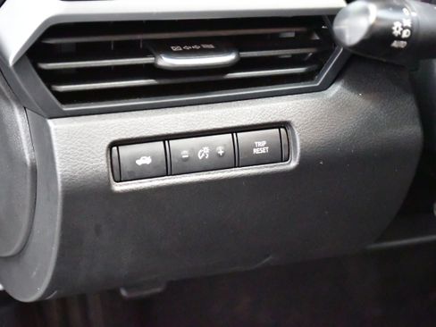 Used 2025 Nissan Altima 2.5 SV image 13