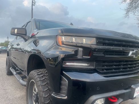 Used 2021 Chevrolet Silverado 1500 LT Trail Boss w/ Convenience Package II image 9