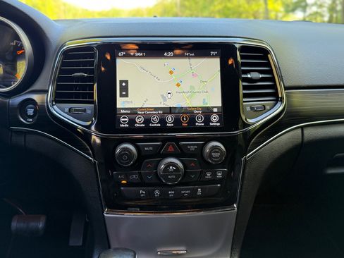 Used 2021 Jeep Grand Cherokee Limited image 21