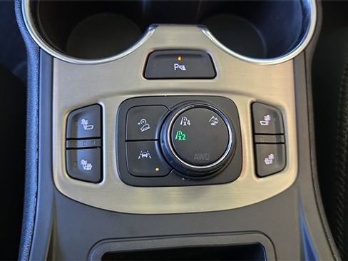 Used 2023 GMC Terrain Denali image 24