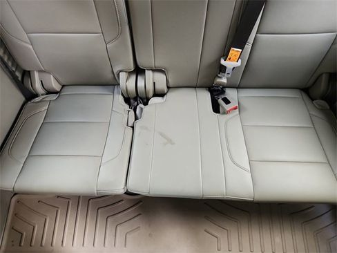 Used 2019 Chevrolet Tahoe LT w/ LT Signature Package image 36