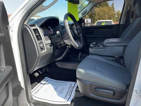 Used 2018 RAM 2500 Tradesman w/ Chrome Appearance Group image 26