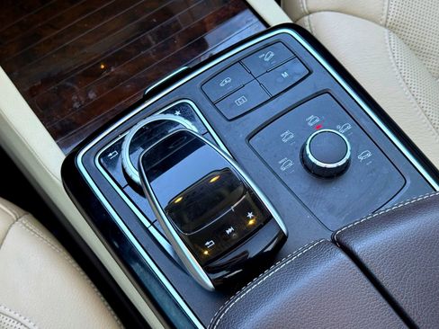 Used 2019 Mercedes-Benz GLS 550 4MATIC image 29